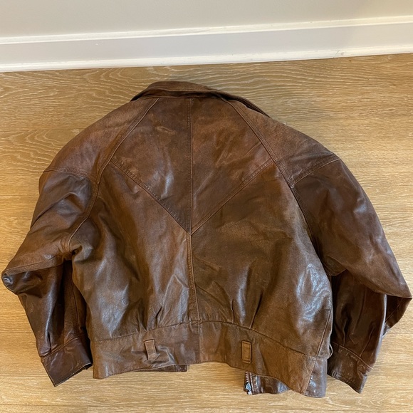 Vintage Leather jacket! - Picture 3 of 8